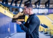 Cristiano Ronaldo Raih Gelar Sepatu Emas Liga Arab Saudi