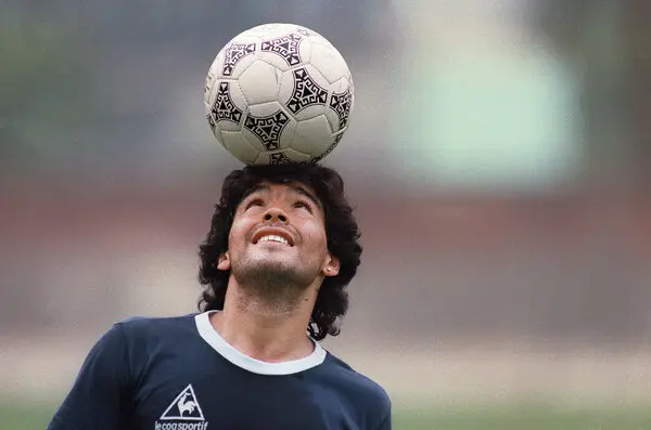 Diego Maradona: Sosok Jenius dan Ikon Sepak Bola Dunia Yang Melegenda