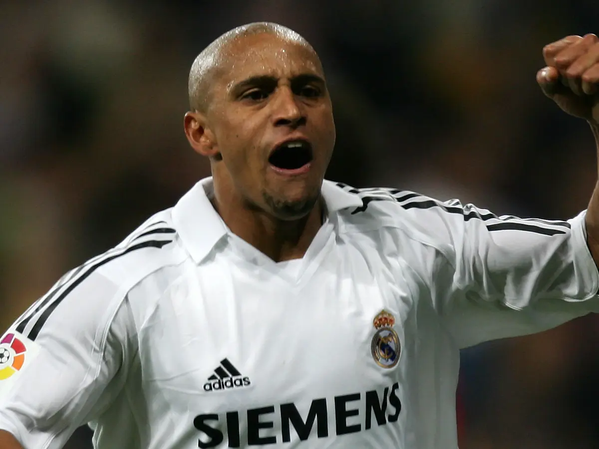 Kisah Lengkap Roberto Carlos, Si Pemilik Sepakan Paling Mengerikan di Dunia