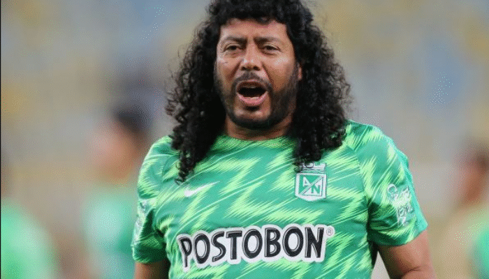 Rene Higuita: Kiper Gila Kolombia dengan Gaya Nyentrik dan Aksi Tendangan Kalajengking Ikonik