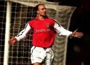 Biografi Dennis Bergkamp: Legenda Belanda yang Tak Takut Lawan, Tapi Takut Terbang di Langit Eropa