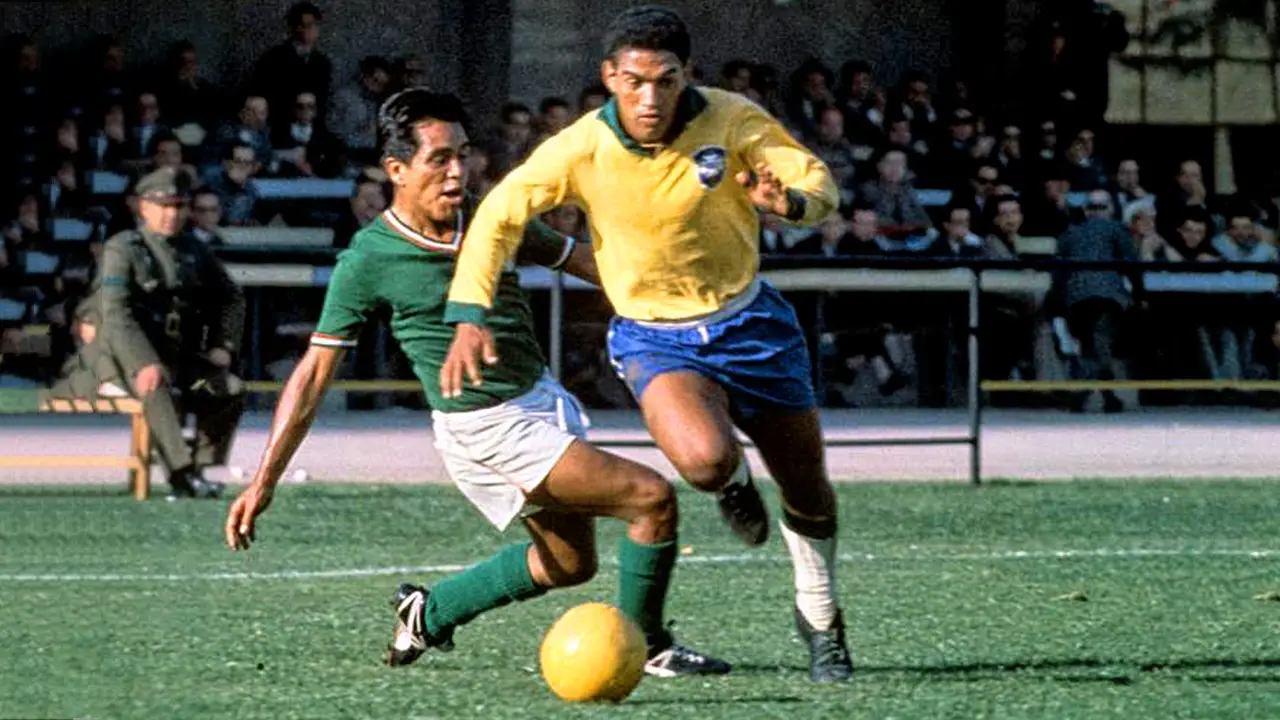 Garrincha, Legenda Brasil yang Hidup Tragis Tapi Menginspirasi Dunia Sepak Bola