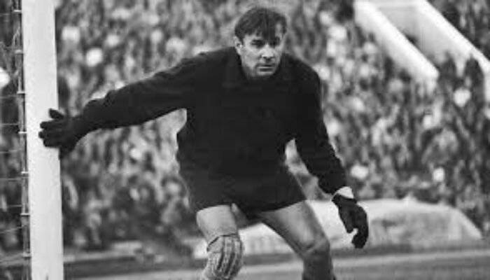 Mengapa Lev Yashin Dianggap Legenda Kiper Terbaik Sepanjang Sejarah?